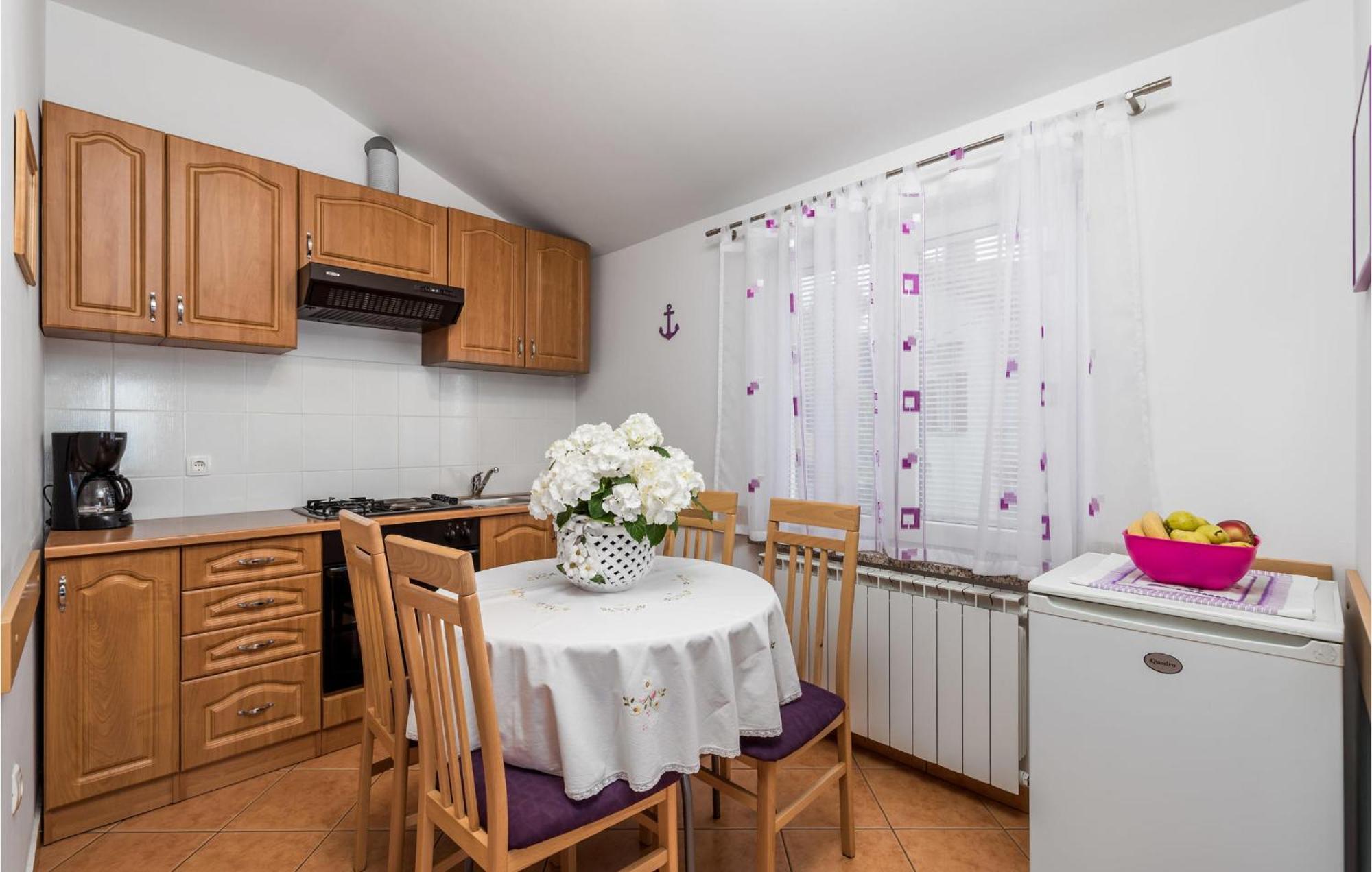 2 Bedroom Beautiful Apartment In Rukavac Rukavac (Primorje-Gorski Kotar) Exterior foto